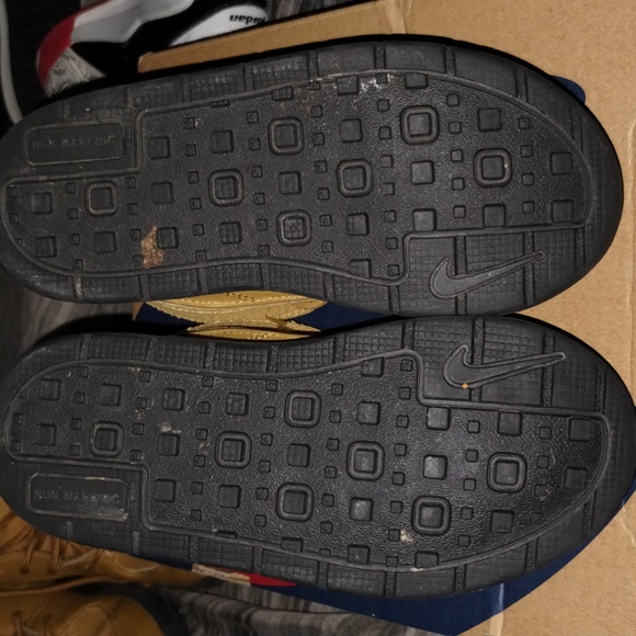 Shoes - Picture 6 of 8